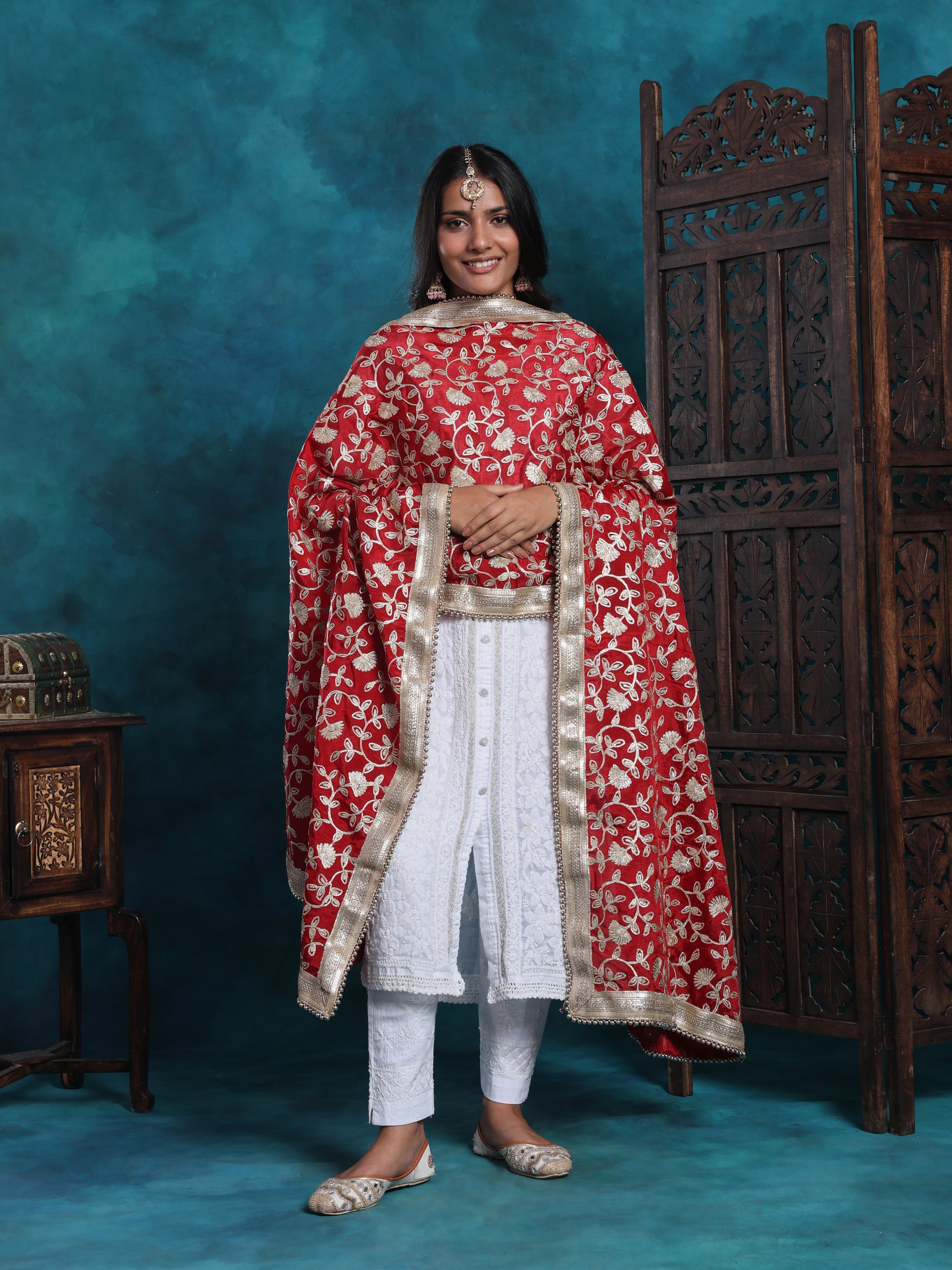 Handmade Aari Bridal Dupatta With Zardozi Work