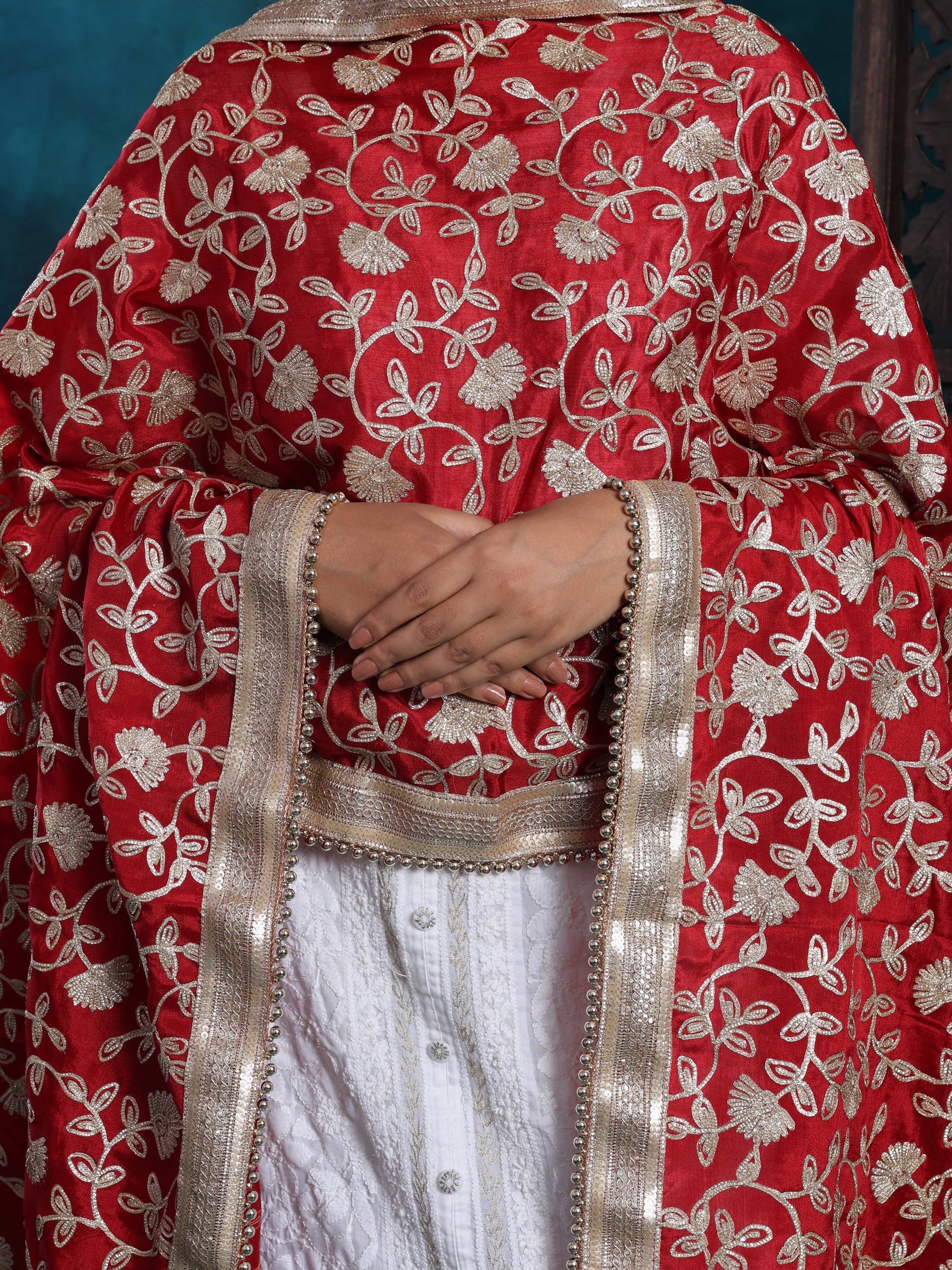Handmade Aari Bridal Dupatta With Zardozi Work