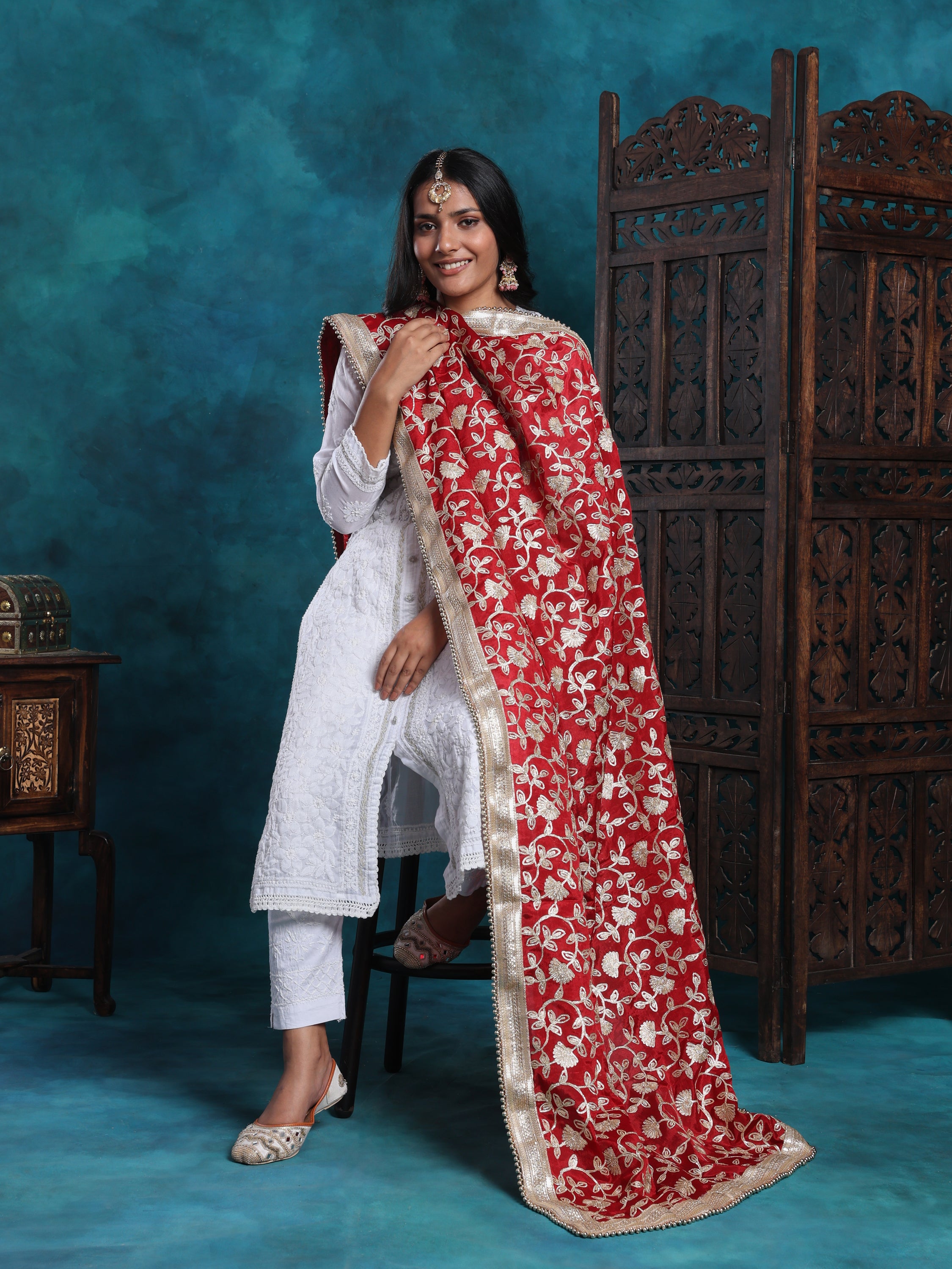 Handmade Aari Bridal Dupatta With Zardozi Work