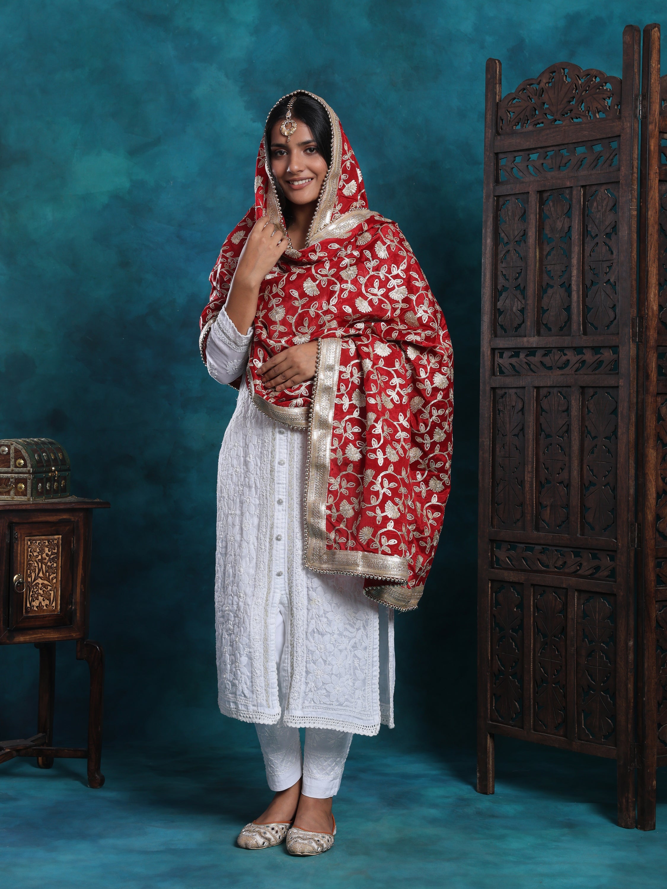 Handmade Aari Bridal Dupatta With Zardozi Work