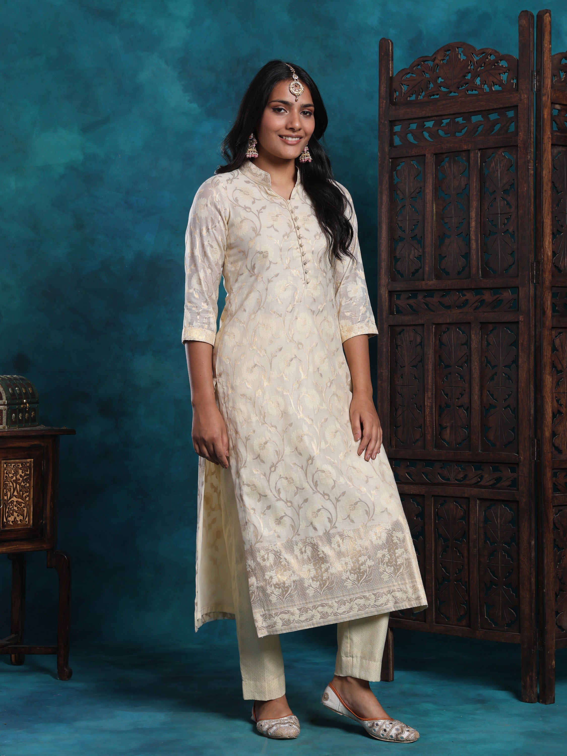 Ivory Banarasi With Zari Work Suit