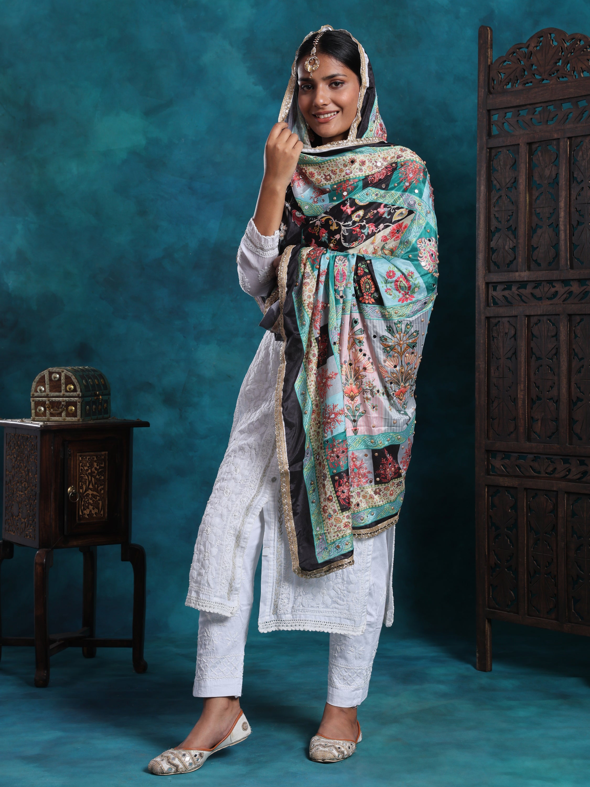 Intricate Handcrafted Pakistani Dupatta With Real Mirror Work